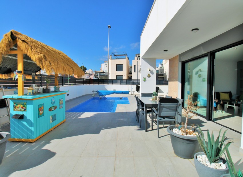 Herverkoop - Villa -
Villamartin