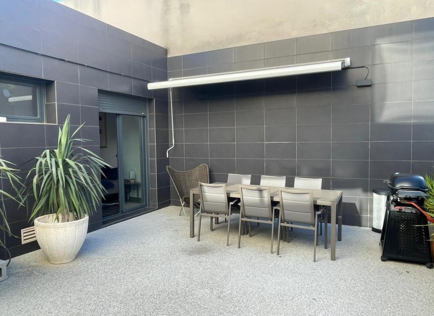 Herverkoop - Villa -
Villamartin