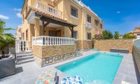 Maison - Revente -
            Cuidad Quesada* - CB-30379