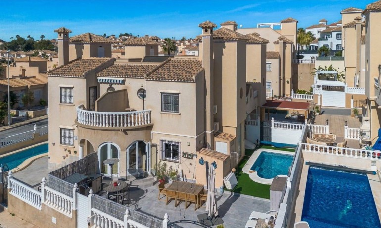 Maison - Revente - Orihuela Costa* -
                Villamartin