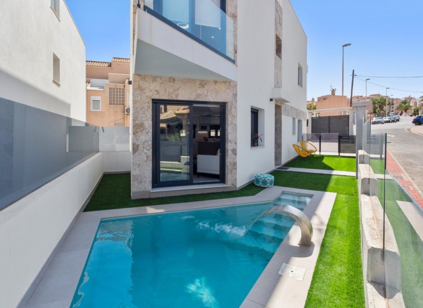 Nieuwbouw - Villa -
Torrevieja* - Torrrejón*