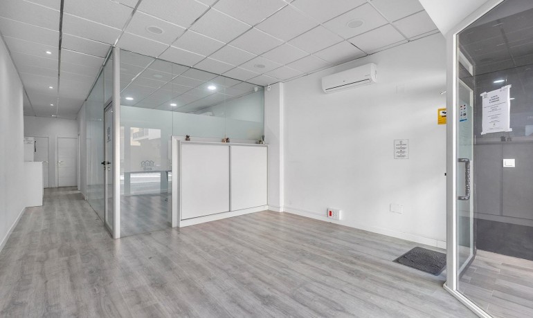 Reclame - Herverkoop - Torrevieja* -
                La Mata pueblo