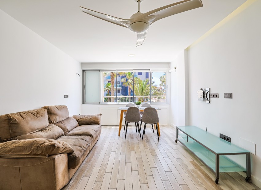 Revente - Appartement / Flat -
Orihuela Costa* - Punta Prima