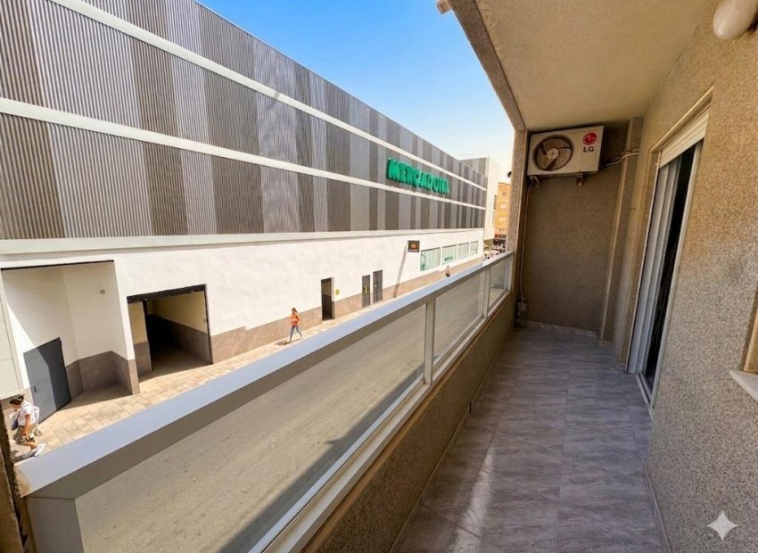 Revente - Appartement / Flat -
Torrevieja* - Estacion de autobuses