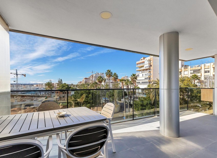Revente - Appartement / Flat -
Torrevieja* - Paseo maritimo