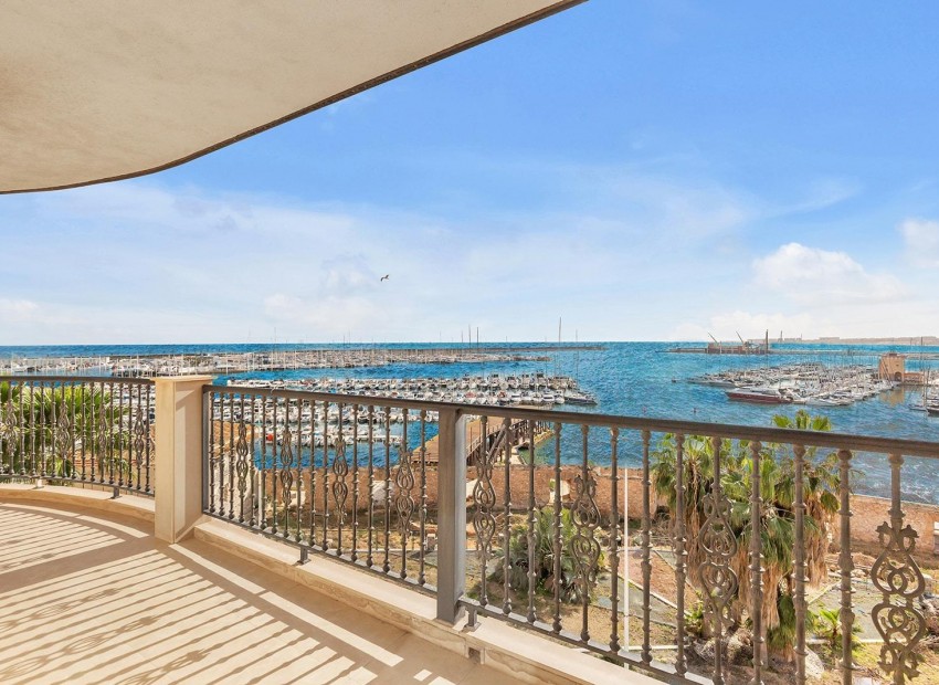 Revente - Appartement / Flat -
Torrevieja* - Paseo maritimo