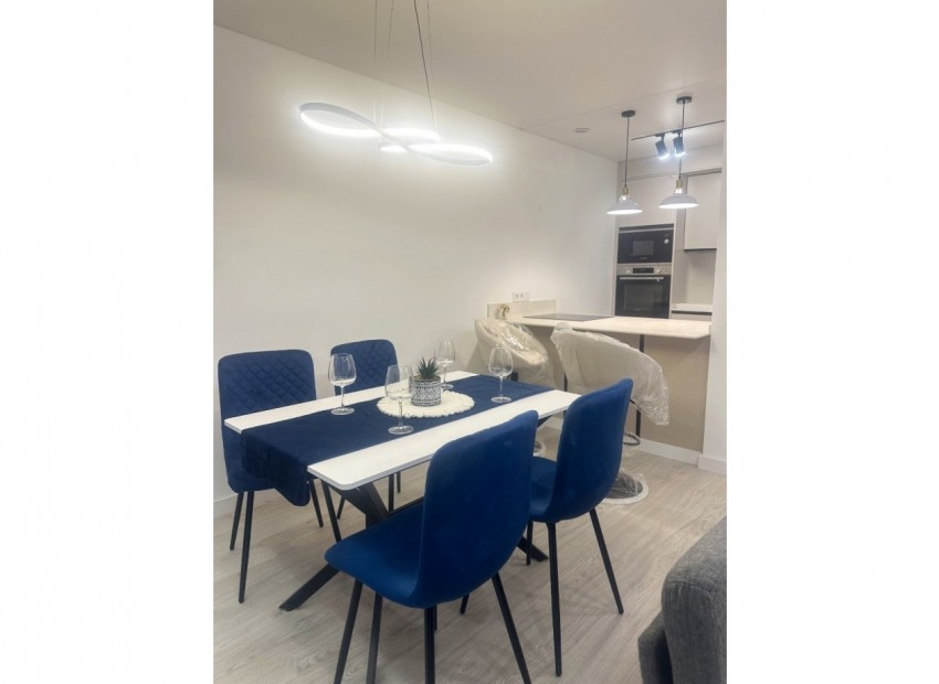 Revente - Appartement / Flat -
Torrevieja*