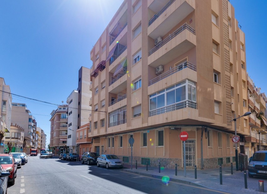 Revente - Appartement / Flat -
Torrevieja*