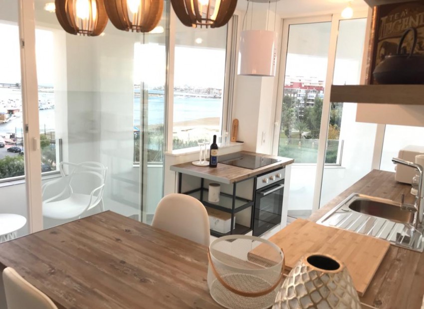 Revente - Appartement / Flat -
Torrevieja*