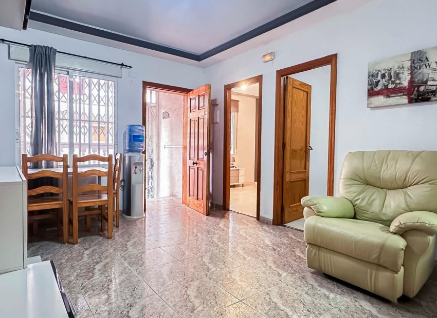 Revente - Appartement / Flat -
Torrevieja*