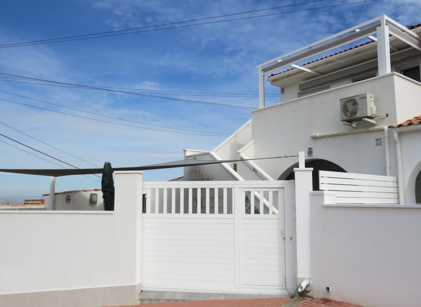 Revente - Appartement / Flat -
Torrevieja*