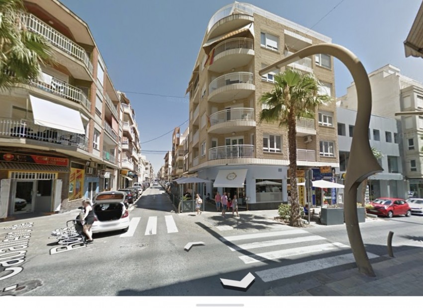 Revente - Appartement / Flat -
Torrevieja*