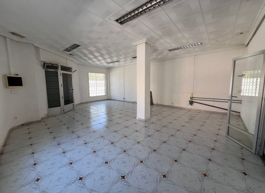 Revente - Commercial -
Alicante* - Jacarilla*