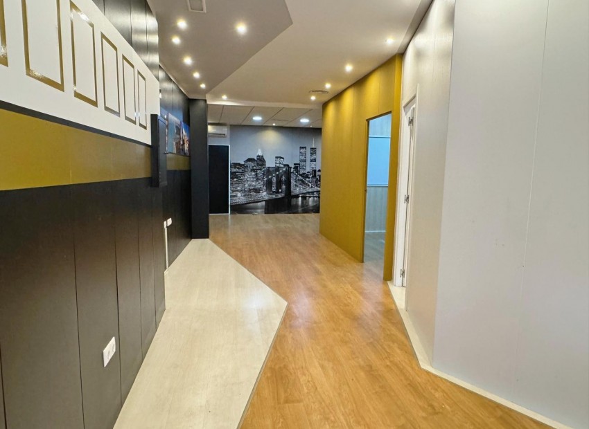 Revente - Commercial -
Guardamar del Segura* - Guardamar del Segura