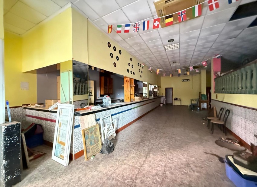 Revente - Commercial -
Torrevieja* - Playa del cura