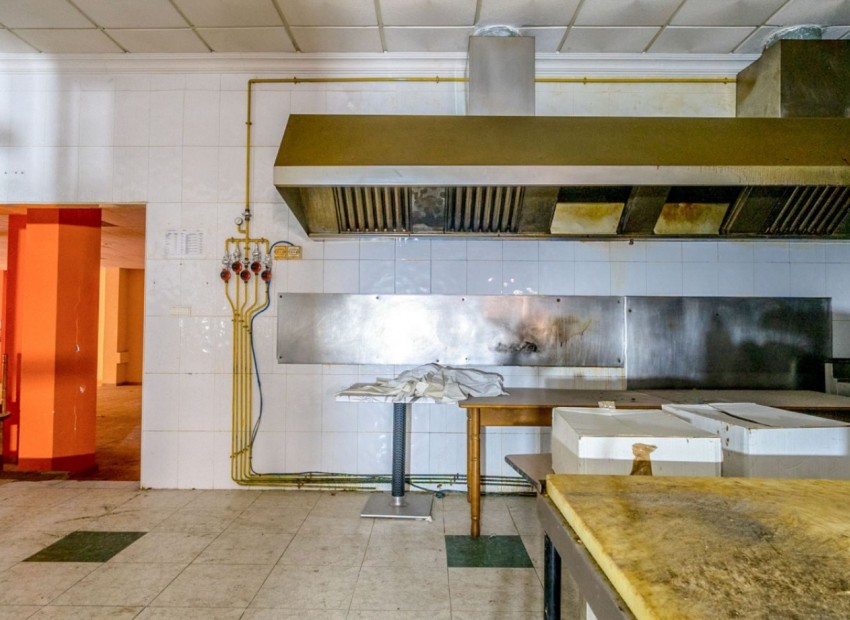 Revente - Commercial -
Torrevieja*