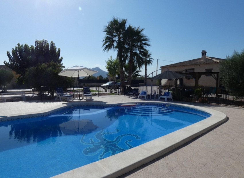 Revente - Country Property -
Alicante* - Rafal*