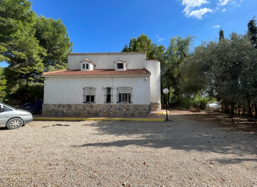 Revente - Finca Country Property -
Albatera
