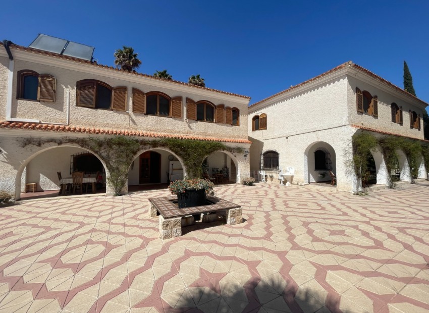 Revente - Finca Country Property -
Elda