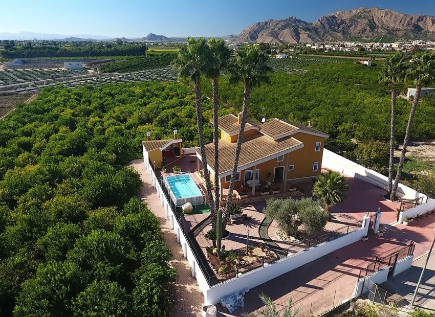 Revente - Finca Country Property -
Orihuela*