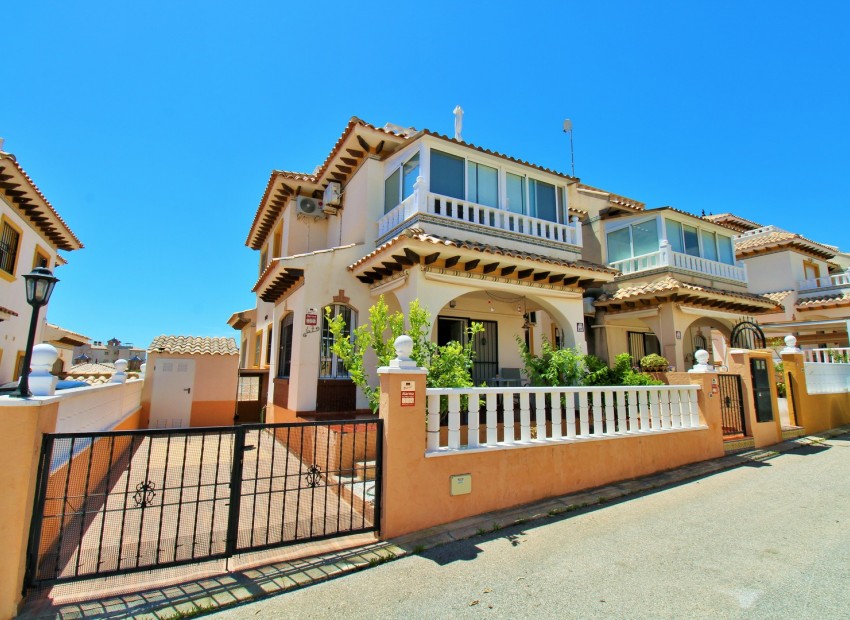 Revente - Maison -
Orihuela Costa* - Cabo Roig