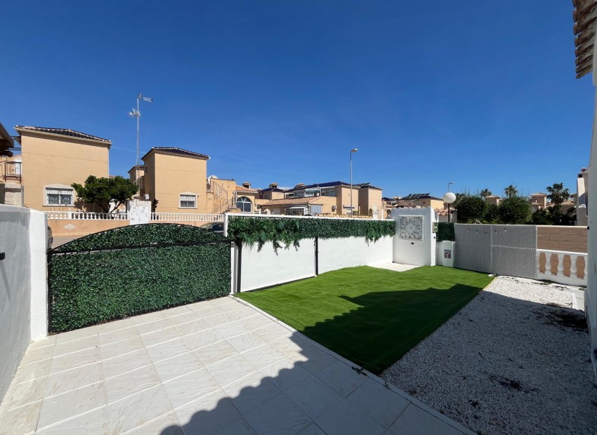 Revente - Maison -
Orihuela Costa - Punta Prima