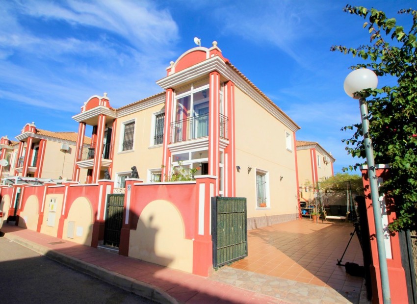 Revente - Maisons Quadruples -
Avenida Las Brisas
