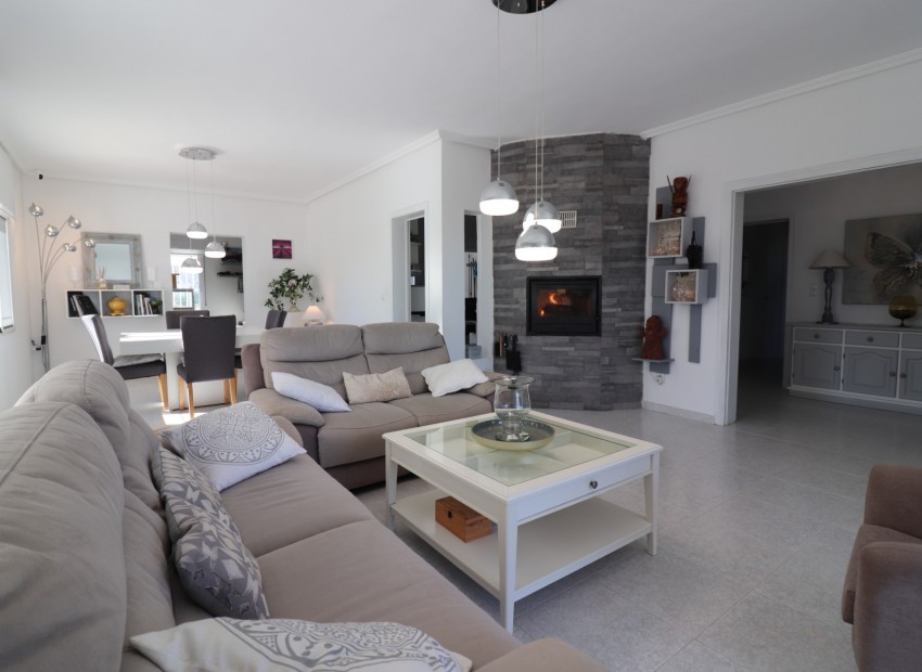 Revente - Villa -
Algorfa* - Lomas de La Juliana