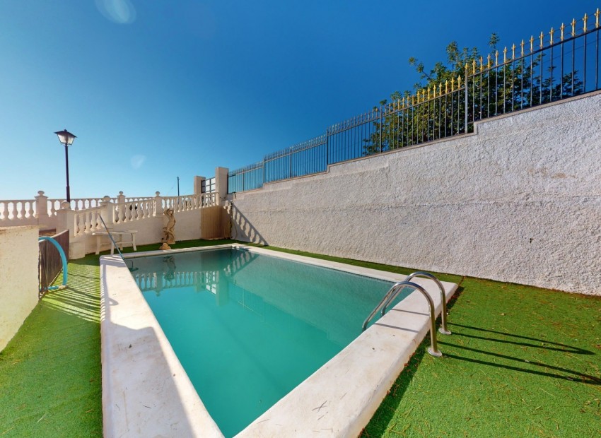 Revente - Villa -
Crevillente