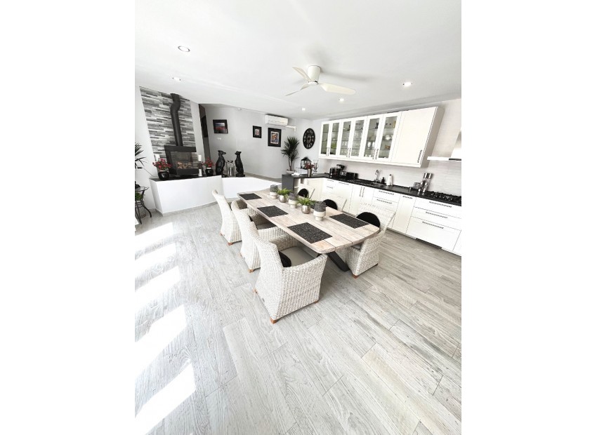 Revente - Villa -
Cuidad Quesada* - Central Quesada