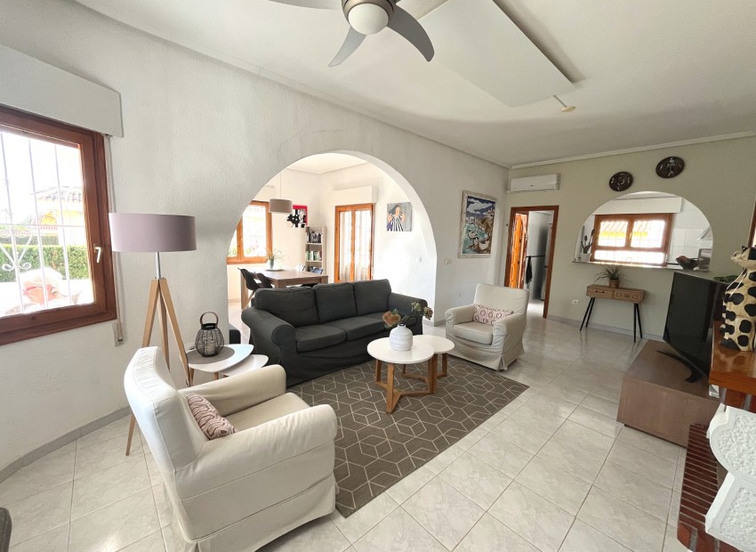 Revente - Villa -
Cuidad Quesada* - Pueblo Bravo