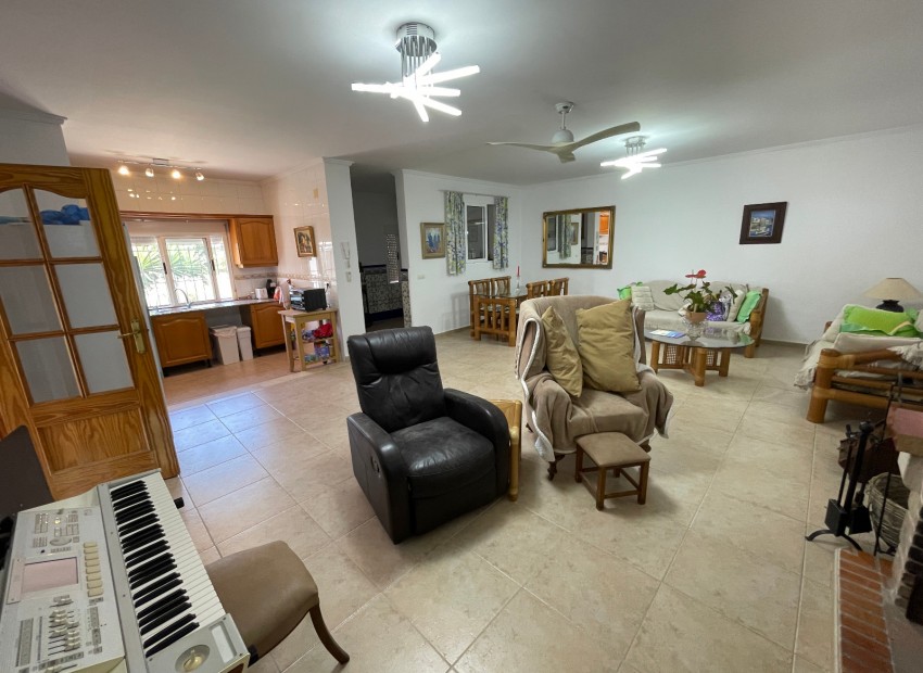 Revente - Villa -
Daya Nueva