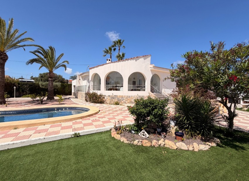 Revente - Villa Detached -
Cuidad Quesada* - Ciudad Quesada