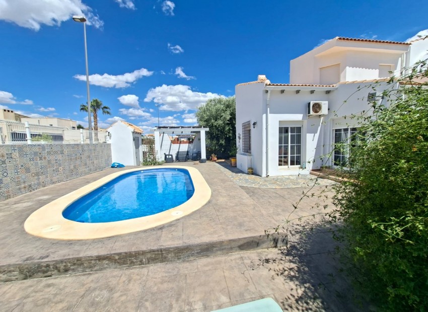 Revente - Villa -
Fortuna - Inland