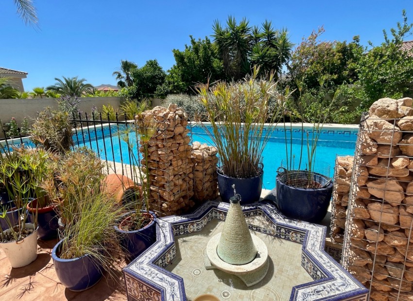 Revente - Villa -
Hondón de las Nieves - Hondón de las Nieves*