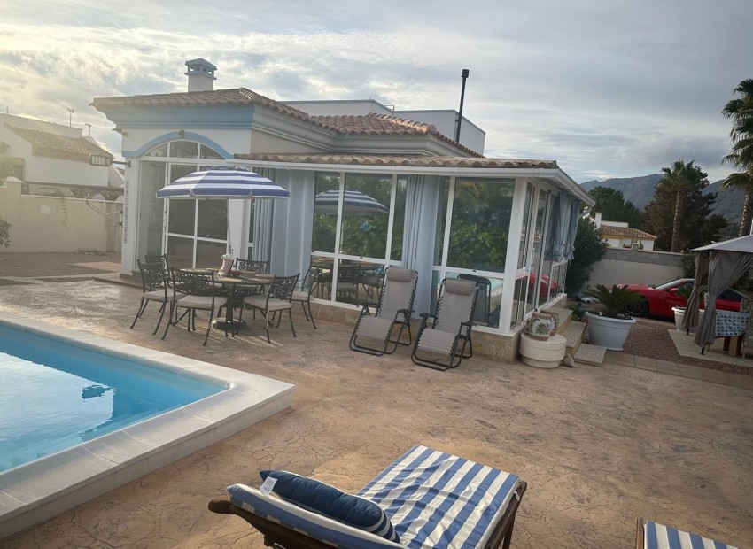 Revente - Villa -
Hondón de las Nieves - Urbaniz La Montañosa