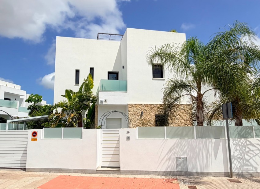 Revente - Villa -
Los Montesinos* - La Herrada