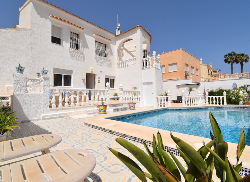 Revente - Villa -
Orihuela Costa* - Blue Lagoon*