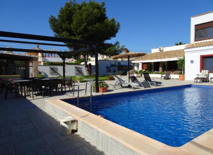 Revente - Villa -
Orihuela Costa* - Cabo Roig