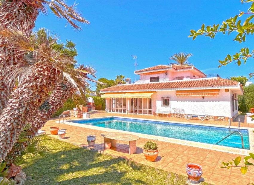 Revente - Villa -
Orihuela Costa - Cabo Roig