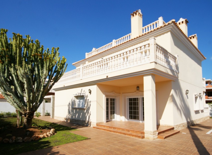 Revente - Villa -
Orihuela Costa* - Costa Blanca