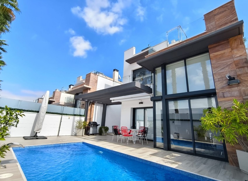 Revente - Villa -
Orihuela Costa* - Lomas de Cabo Roig