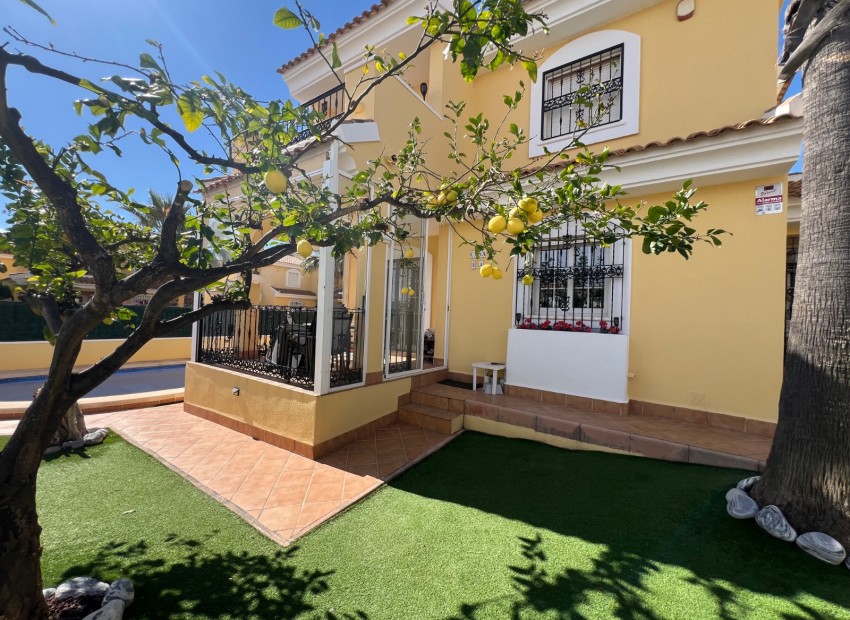 Revente - Villa -
Orihuela Costa - Los Dolses
