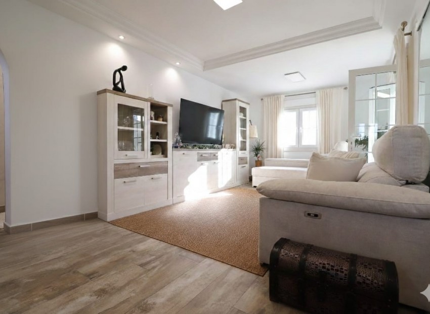 Revente - Villa -
Orihuela Costa - Villamartin
