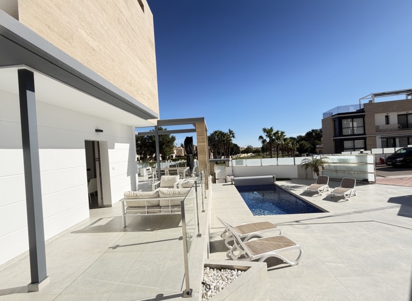 Revente - Villa -
Orihuela Costa - Villamartin