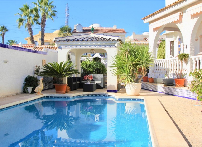 Revente - Villa -
Orihuela Costa* - Villamartin*