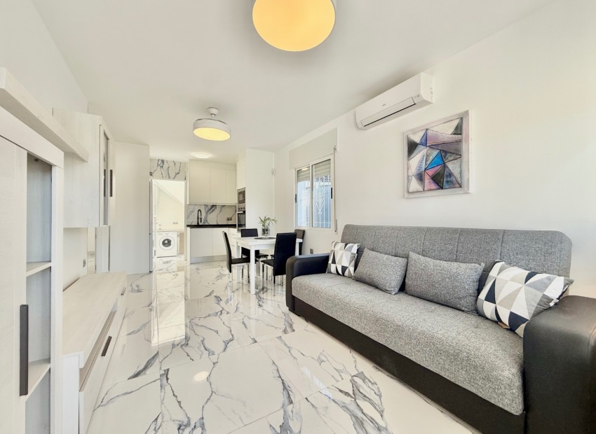 Revente - Villa -
Torrevieja - El Chaparral