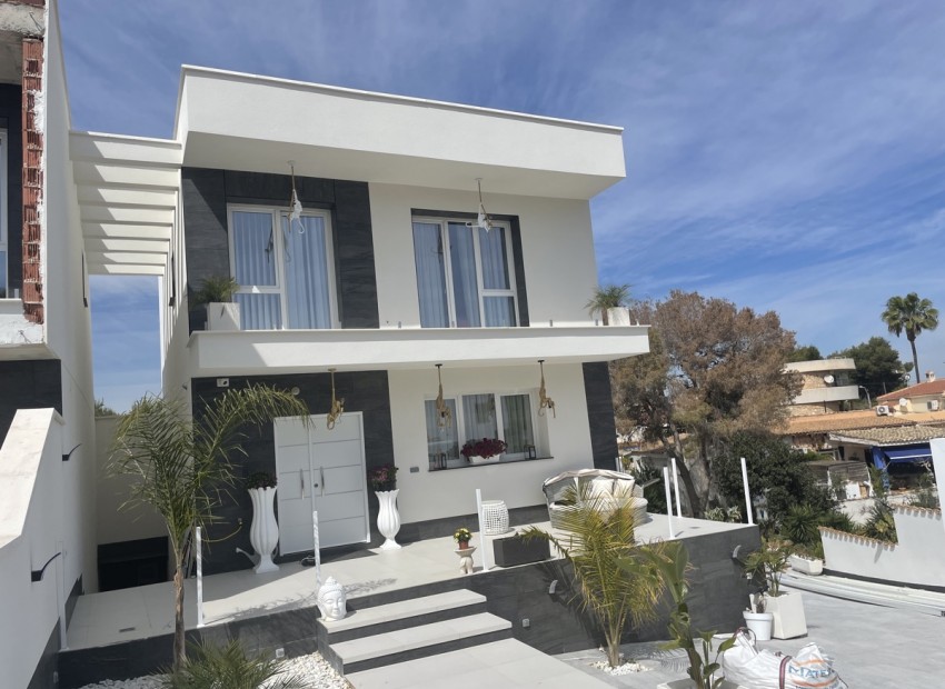 Revente - Villa -
Torrevieja - Los Balcones