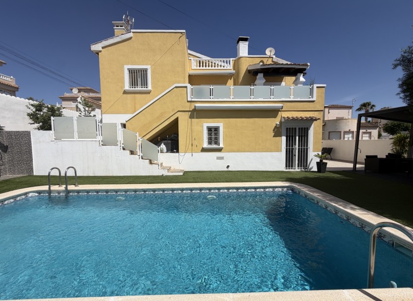 Revente - Villa -
Villamartin