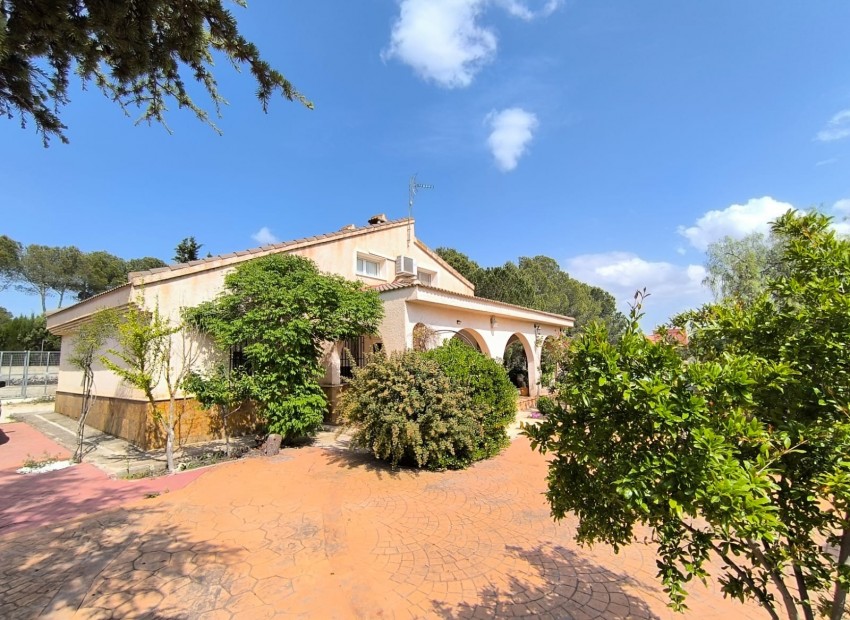 Revente - Villa -
Yecla - Inland